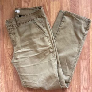 Like-new Men’s Khakis